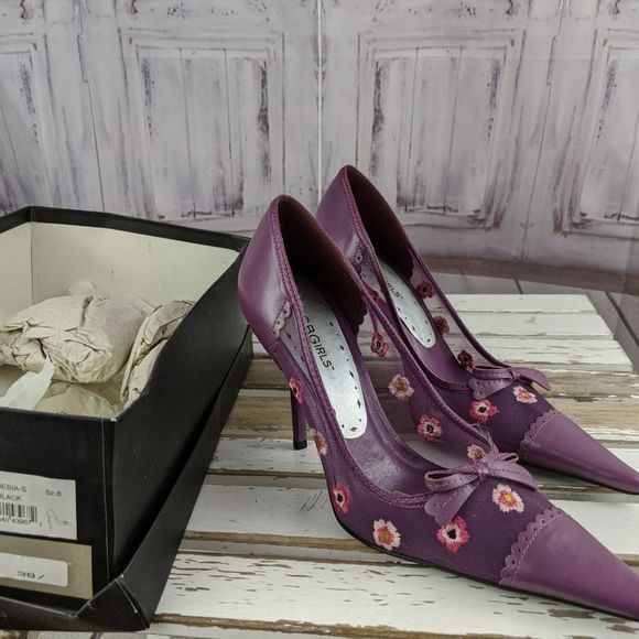 BCBG Maxazria 9B heels womens shoes 4″ purple flow
